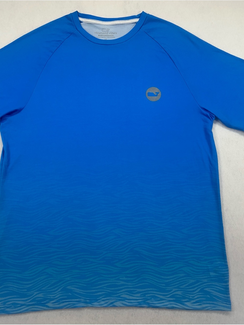 Vineyard Vines Men’s M Performance Tee Blue Wave Ombre Short Sleeve